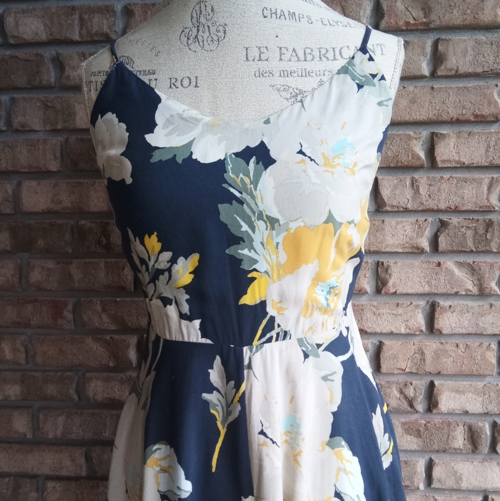 GAP Floral Print Sleeveless Dress with Back Smocking. - Picture 2 of 11